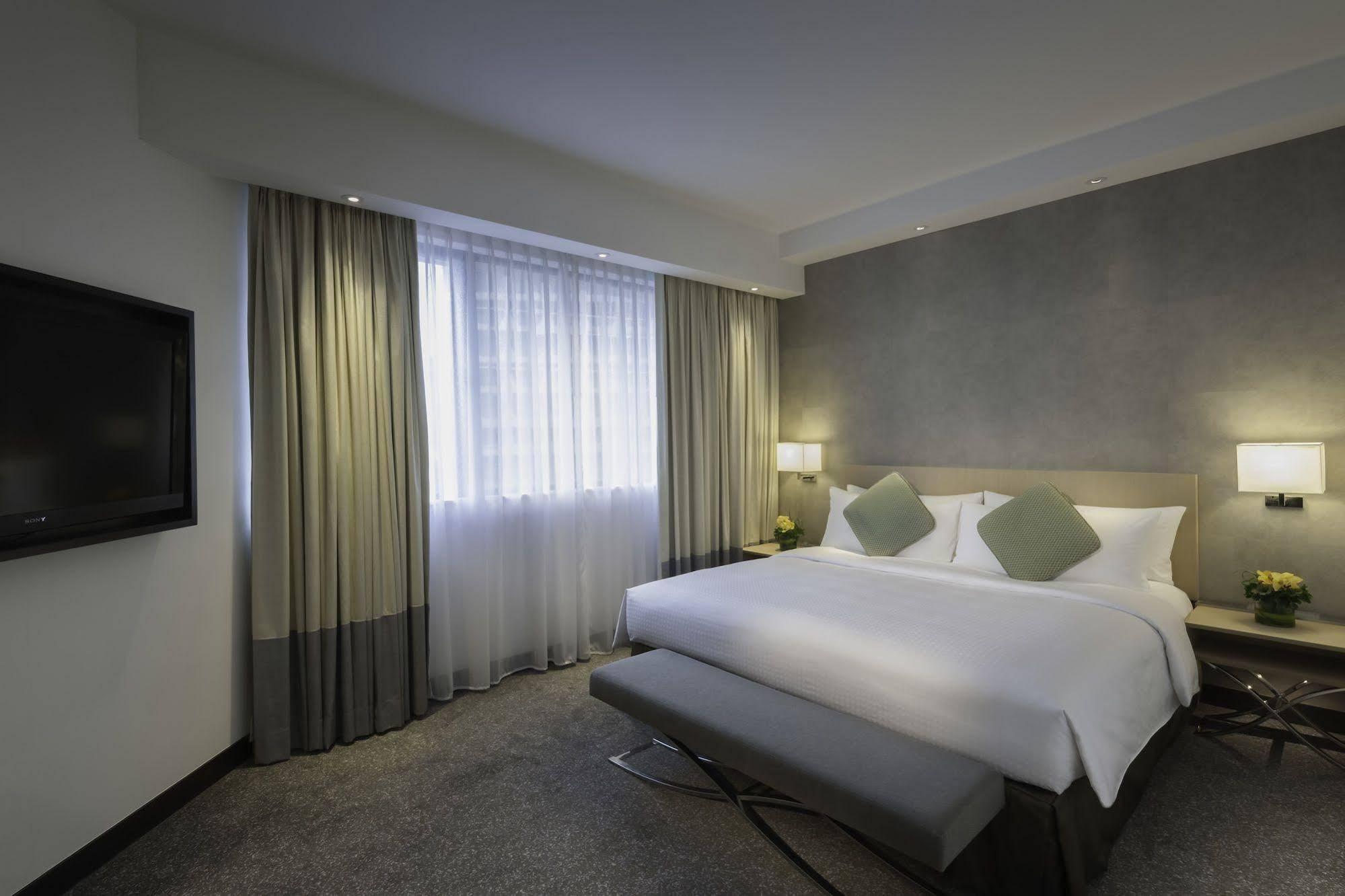 Gateway Hotel, Marco Polo Hotel 4*